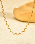 The Curved Necklace